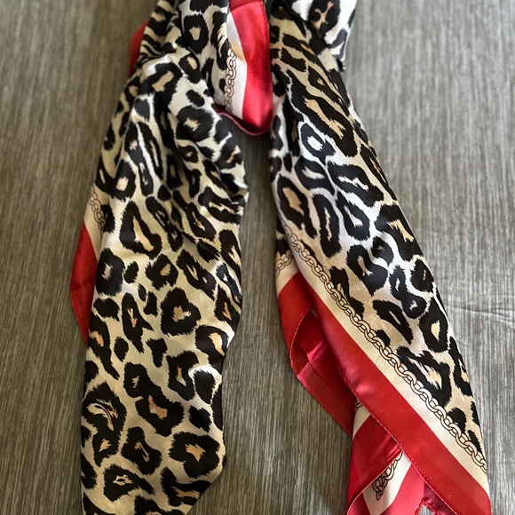Large Silk Head or Fashion Scarf Leopard Print - Picture 3 of 3